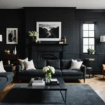 schwarze wand kleiner raum